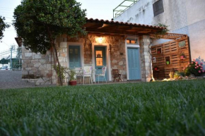Esperides Cottage near sea with private garden